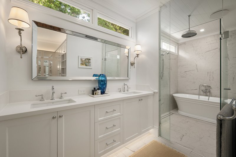 Photo - 22-24 Sixth Avenue, Bardon QLD 4065 - Image 16