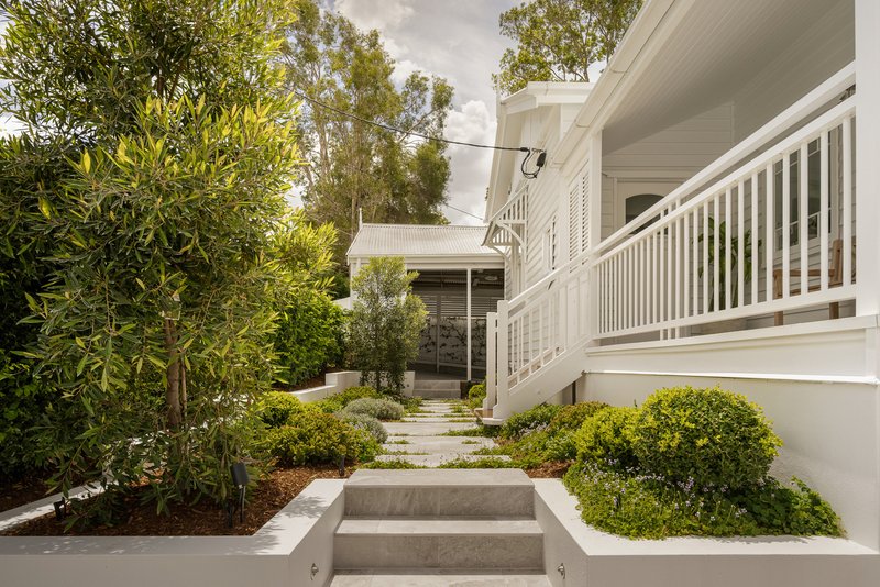 Photo - 22-24 Sixth Avenue, Bardon QLD 4065 - Image 29