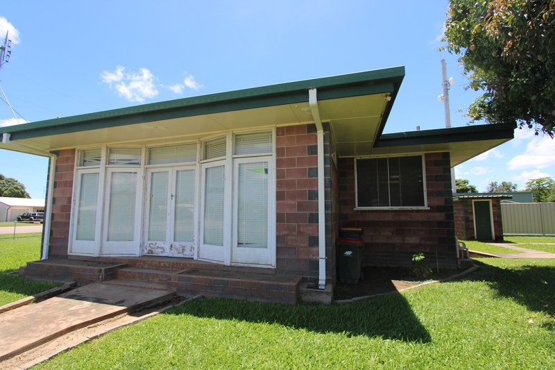 Photo - 22-24 Wilmington Street, Ayr QLD 4807 - Image 6