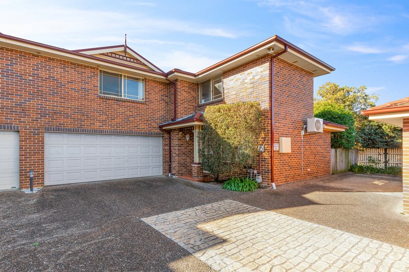 Photo - 2/2-6 Henry Fry Pl , Woonona NSW 2517 - Image 2