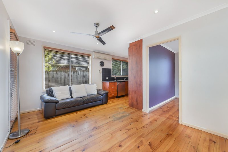 Photo - 22 Aberdeen Drive, Dandenong North VIC 3175 - Image 9