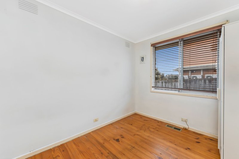 Photo - 22 Aberdeen Drive, Dandenong North VIC 3175 - Image 16