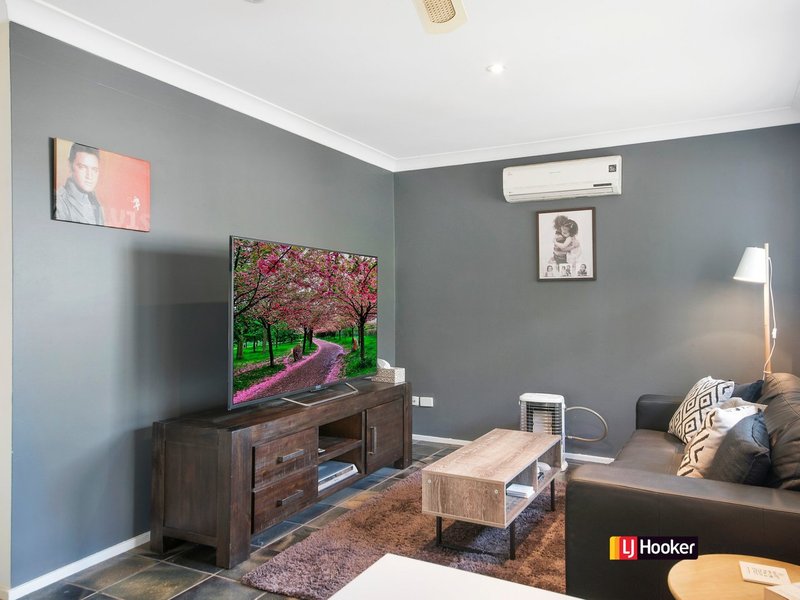 Photo - 22 Aberfeldy Crescent, St Andrews NSW 2566 - Image 3