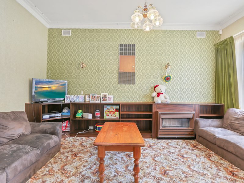 Photo - 22 Acacia Avenue, Campbelltown SA 5074 - Image 3