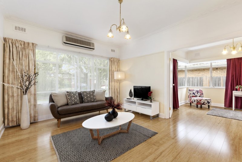 Photo - 22 Acacia Avenue, Oakleigh South VIC 3167 - Image 2