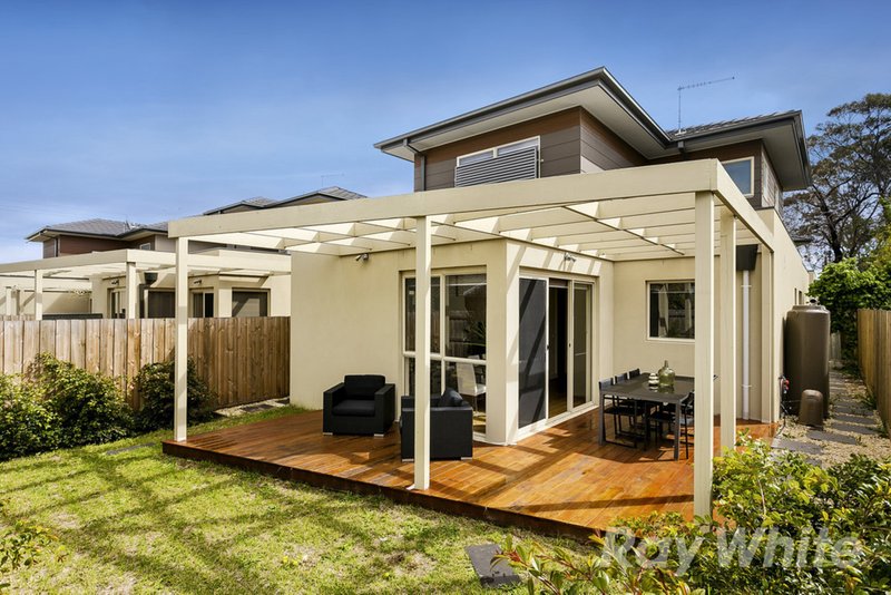 Photo - 2/2 Adams Avenue, Glen Waverley VIC 3150 - Image 9