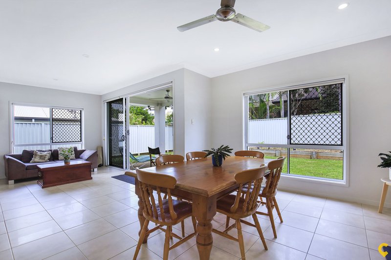 Photo - 22 Aldritt Place, Bridgeman Downs QLD 4035 - Image 8