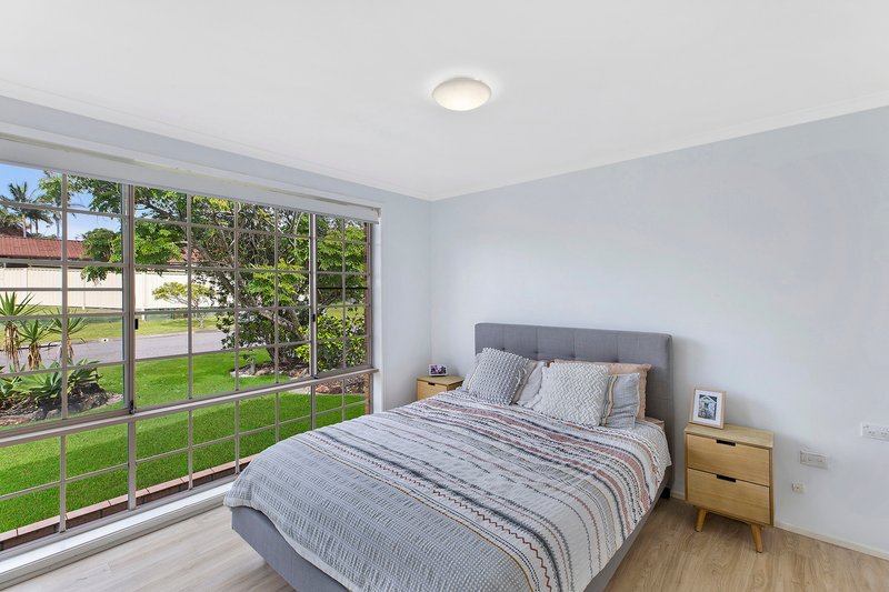 Photo - 22 Alexander Avenue, Bateau Bay NSW 2261 - Image 5