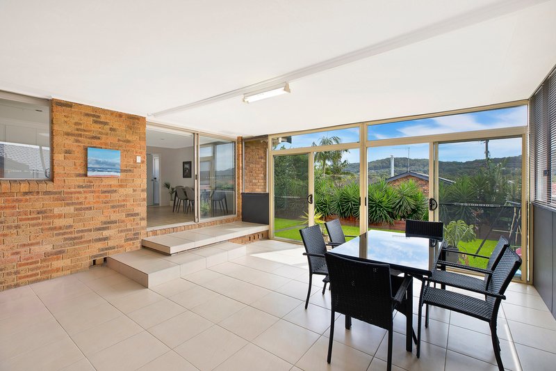 Photo - 22 Alexander Avenue, Bateau Bay NSW 2261 - Image 8