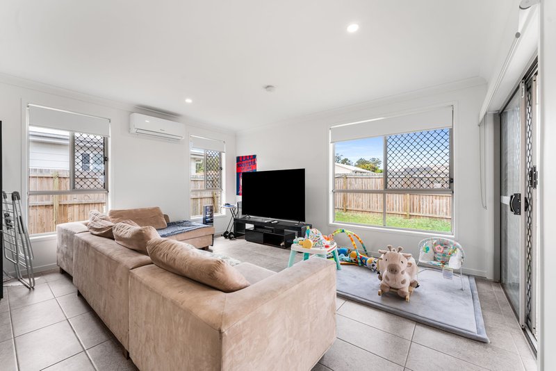 Photo - 22 Alexander Place, Gleneagle QLD 4285 - Image 6
