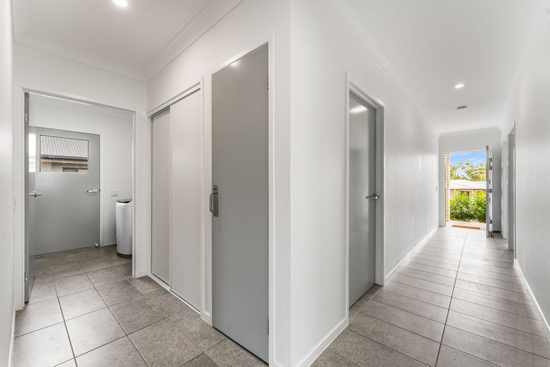 Photo - 22 Alexander Place, Gleneagle QLD 4285 - Image 7