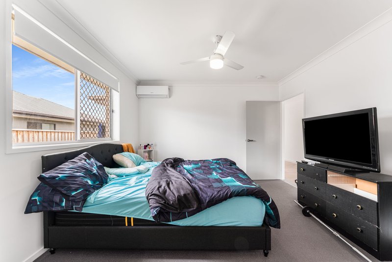 Photo - 22 Alexander Place, Gleneagle QLD 4285 - Image 9