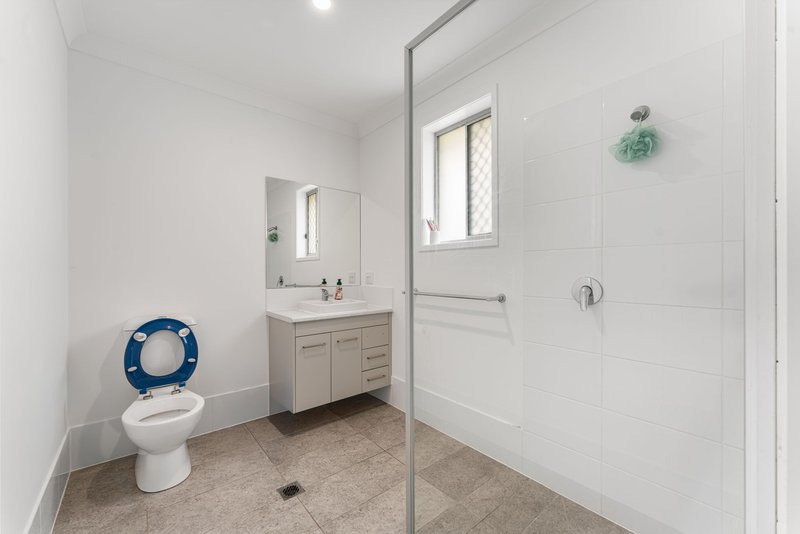 Photo - 22 Alexander Place, Gleneagle QLD 4285 - Image 13
