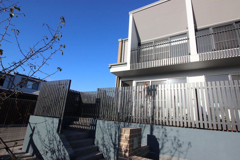 Photo - 22 Alight Circuit, Cameron Park NSW 2285 - Image 1