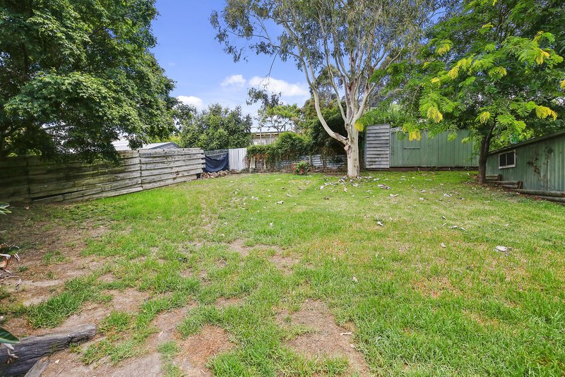 Photo - 22 Alpine Boulevard , Launching Place VIC 3139 - Image 3