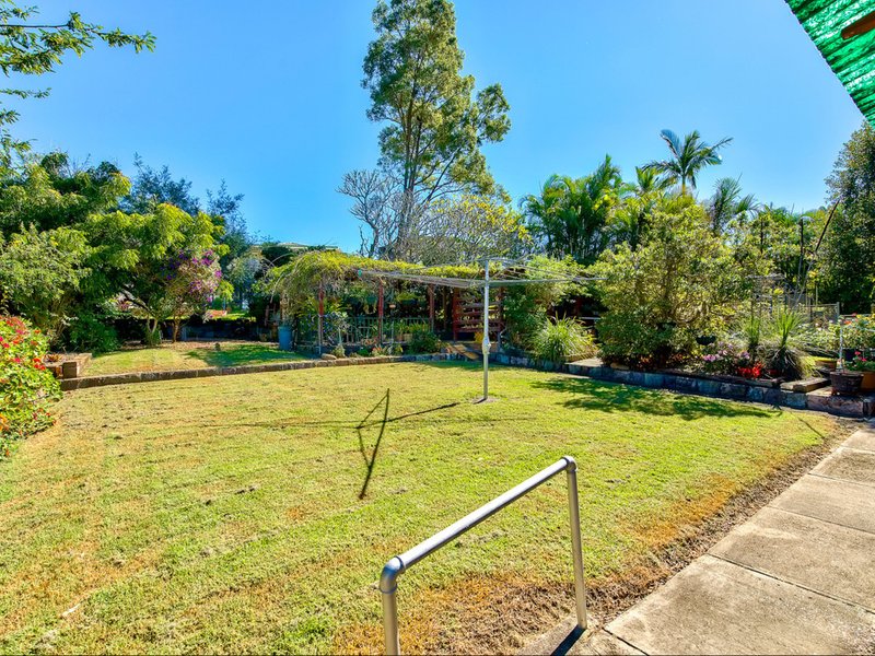 Photo - 22 Alwyn Street, Stafford Heights QLD 4053 - Image 13