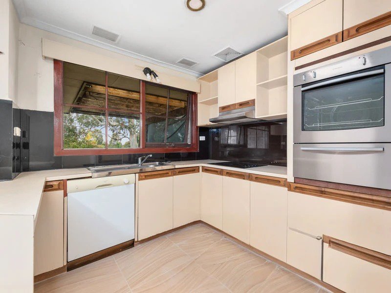 Photo - 22 Amesbury Avenue, Wantirna VIC 3152 - Image 4