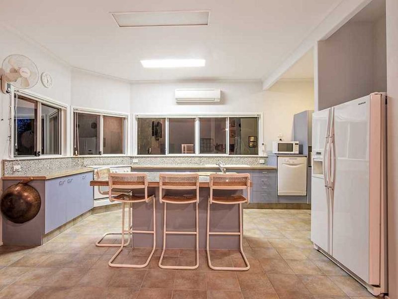 Photo - 22 Amethyst Court, Carrara QLD 4211 - Image 10