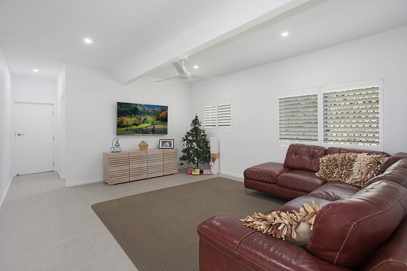 Photo - 22 Anconia Avenue, Tweed Heads West NSW 2485 - Image 6