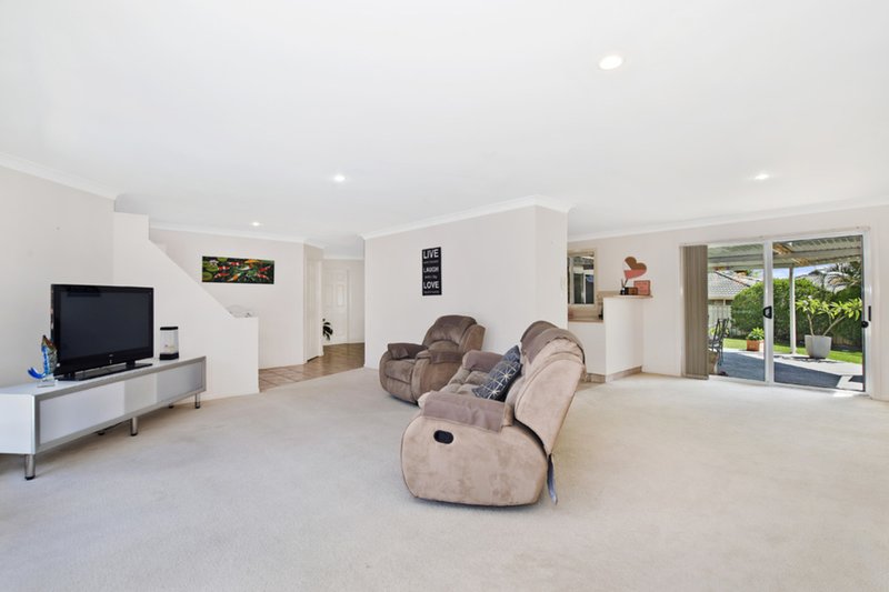 Photo - 22 Annabella Drive, Port Macquarie NSW 2444 - Image 3