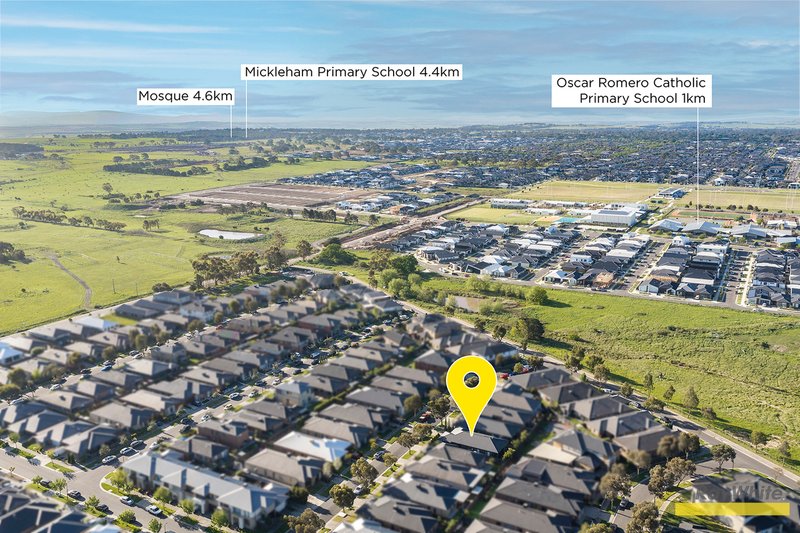 Photo - 22 Aqua Rise, Craigieburn VIC 3064 - Image 25