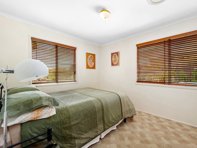 Photo - 22 Ardisia Street, Arana Hills QLD 4054 - Image 11