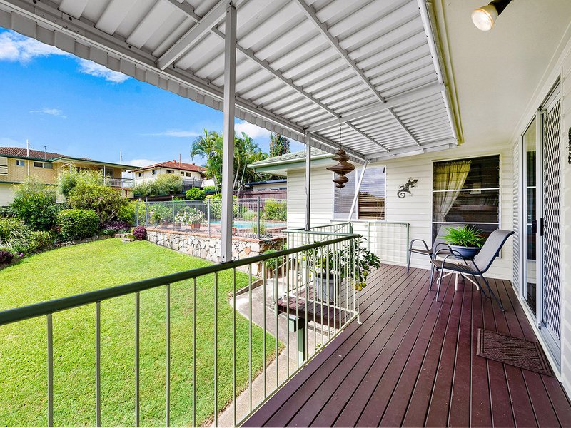 Photo - 22 Ardisia Street, Arana Hills QLD 4054 - Image 15