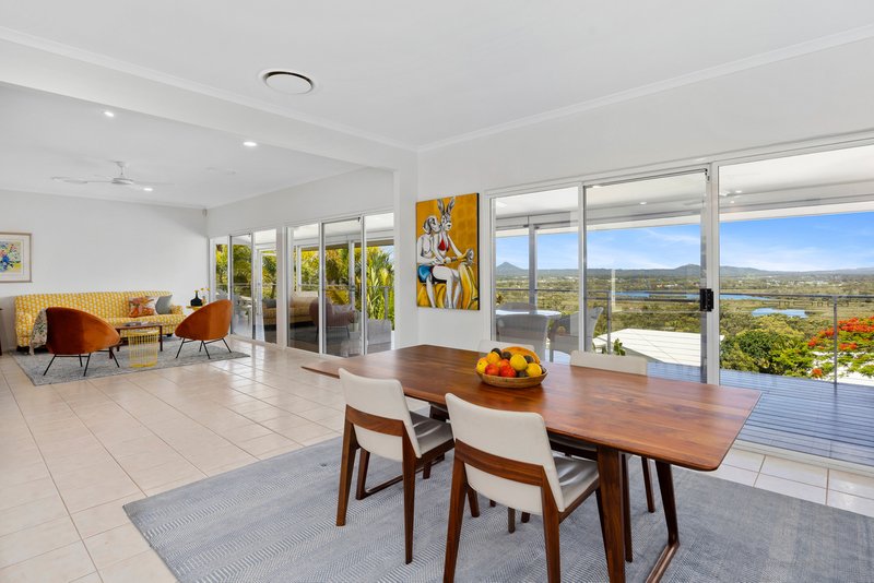 Photo - 22 Arkana Drive, Noosa Heads QLD 4567 - Image 3