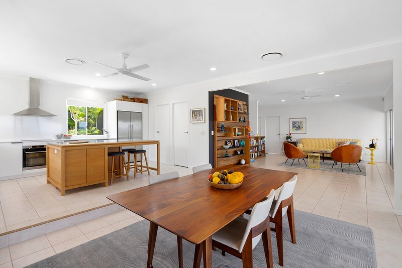 Photo - 22 Arkana Drive, Noosa Heads QLD 4567 - Image 7