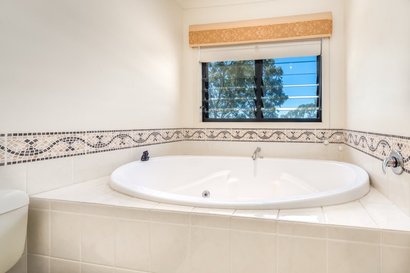 Photo - 22 Austral Crescent, Pacific Pines QLD 4211 - Image 13