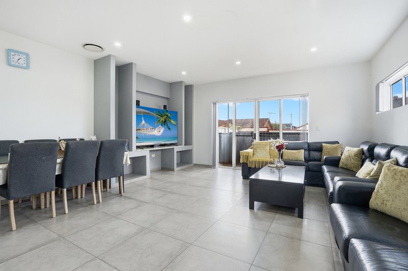 Photo - 22 Avisford Street, Fairfield NSW 2165 - Image 5