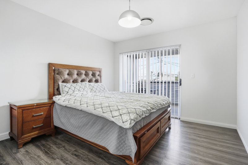 Photo - 22 Avisford Street, Fairfield NSW 2165 - Image 6