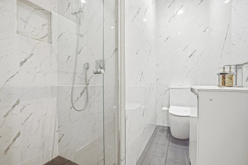 Photo - 22 Avisford Street, Fairfield NSW 2165 - Image 9