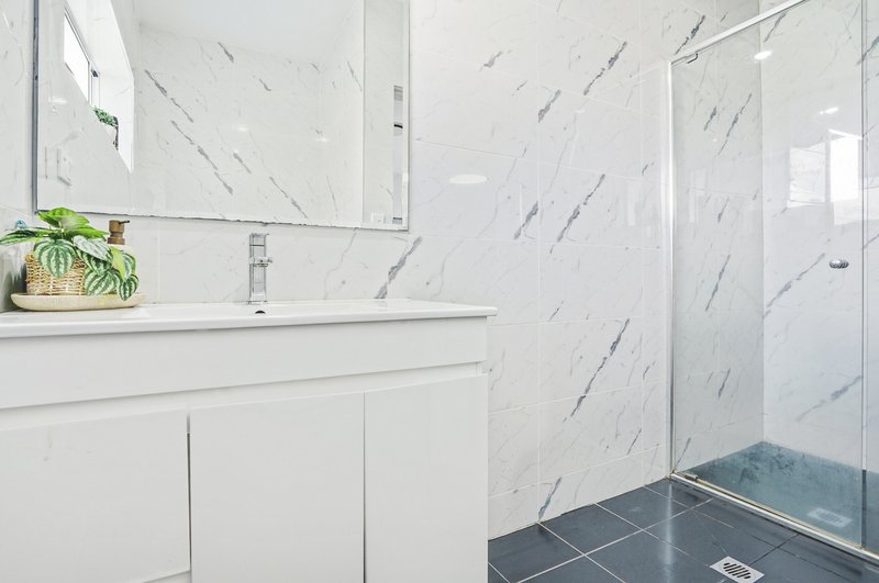 Photo - 22 Avisford Street, Fairfield NSW 2165 - Image 11