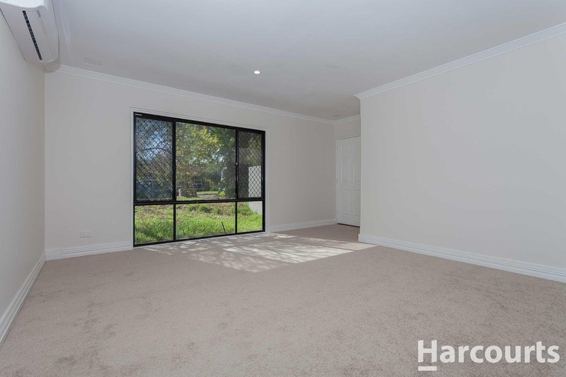 Photo - 22 Bader Way, Stirling WA 6021 - Image 3