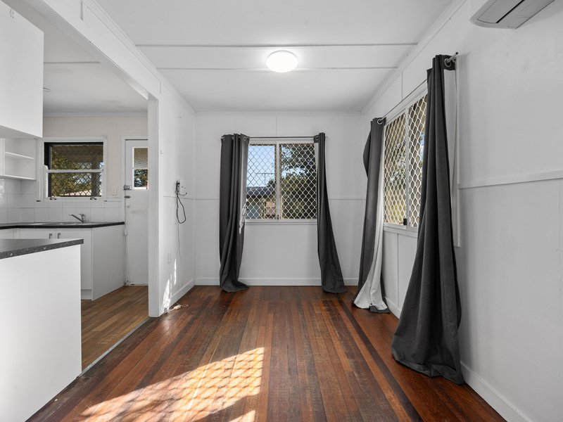 Photo - 22 Baillieston Street, Leichhardt QLD 4305 - Image 4