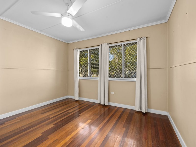 Photo - 22 Baillieston Street, Leichhardt QLD 4305 - Image 6