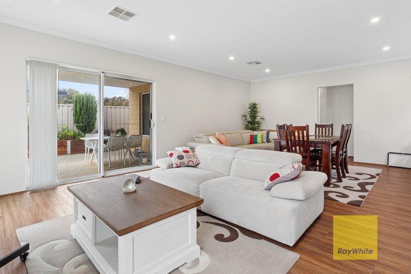 Photo - 22 Bain Square, Forrestfield WA 6058 - Image 14