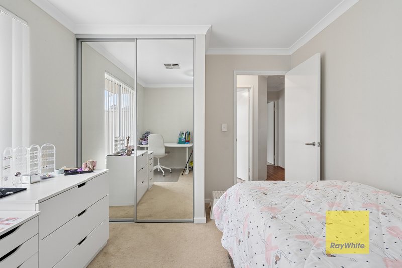 Photo - 22 Bain Square, Forrestfield WA 6058 - Image 18