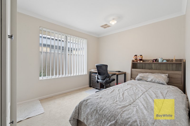 Photo - 22 Bain Square, Forrestfield WA 6058 - Image 19