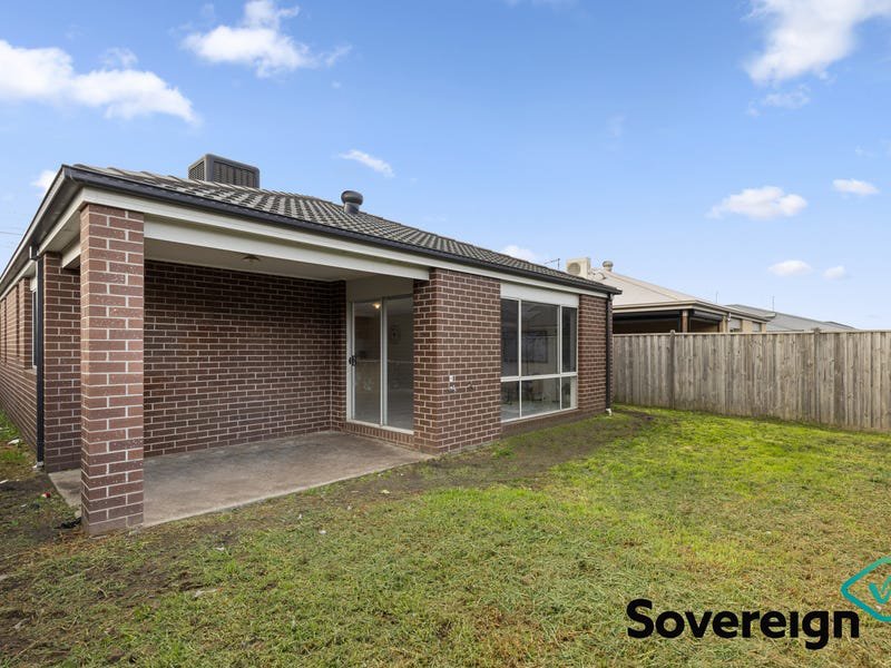 Photo - 22 Bales Road, Cranbourne East VIC 3977 - Image 8