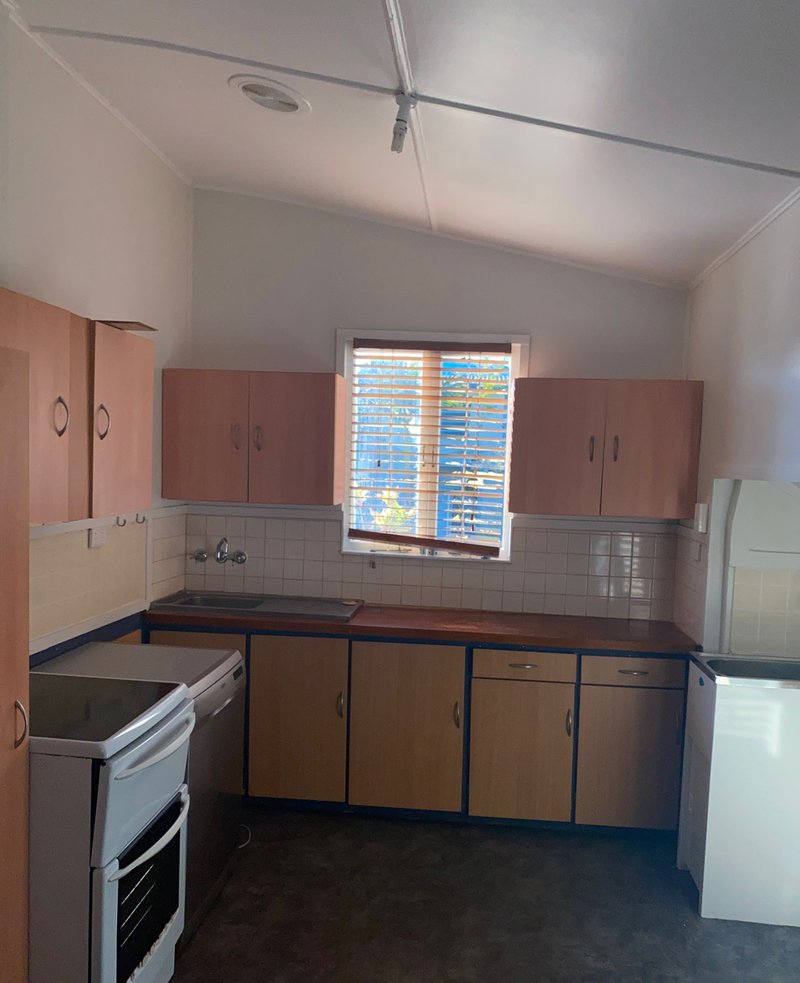 Photo - 22 Balmoral Place, Deception Bay QLD 4508 - Image 2