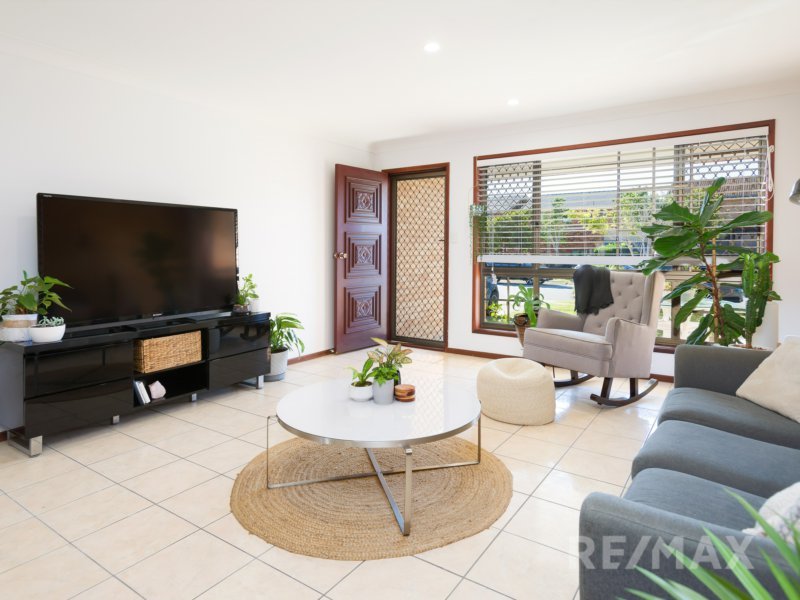 Photo - 2/2 Barbet Pl , Burleigh Waters QLD 4220 - Image 2