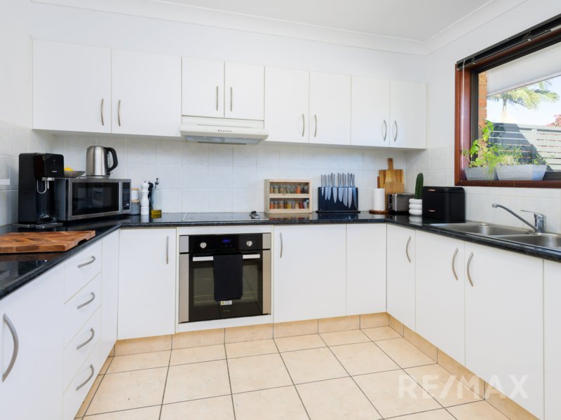 Photo - 2/2 Barbet Pl , Burleigh Waters QLD 4220 - Image 4