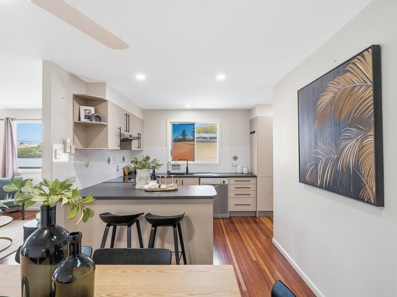 Photo - 22 Baringa Street, Clontarf QLD 4019 - Image 3