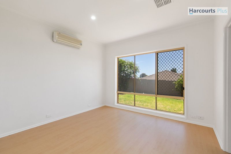 Photo - 22 Barnes Crescent, Woodcroft SA 5162 - Image 12