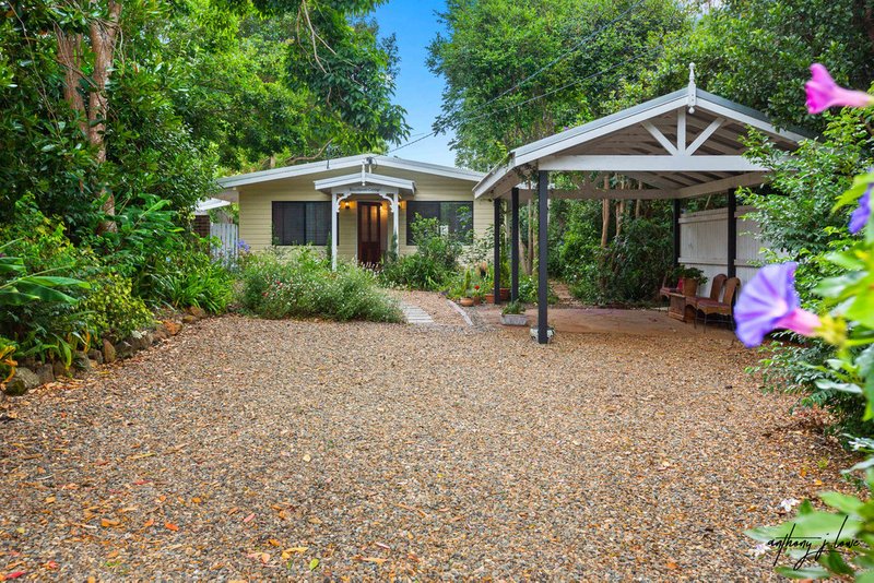 22 Beechmont Ave , Tamborine Mountain QLD 4272