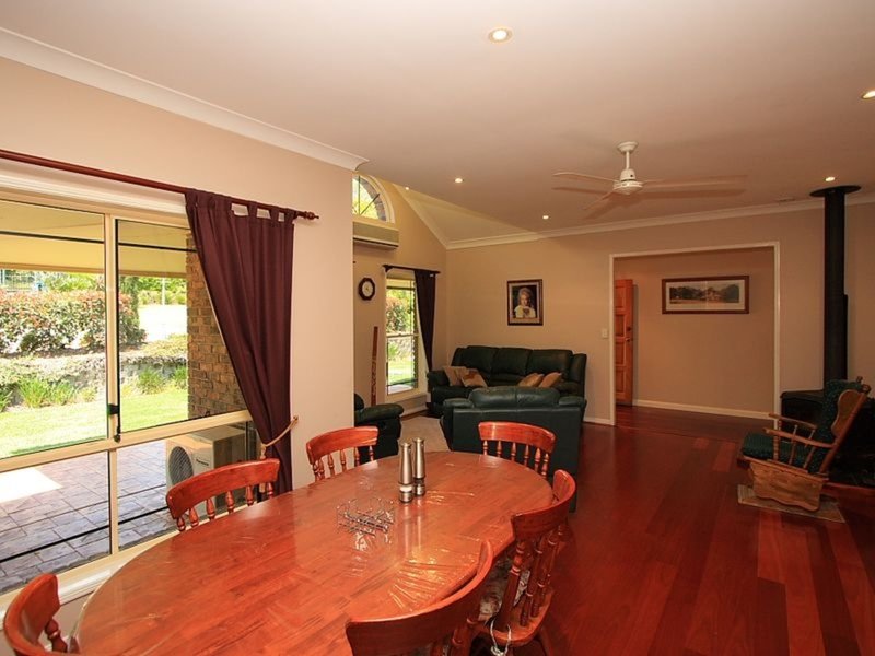 Photo - 22 Belinda Court, Munruben QLD 4125 - Image 5