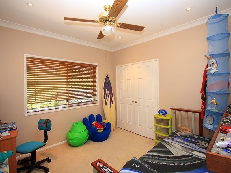 Photo - 22 Belinda Court, Munruben QLD 4125 - Image 13