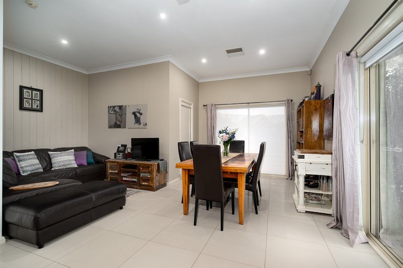 Photo - 22 Bell Avenue, Dubbo NSW 2830 - Image 8